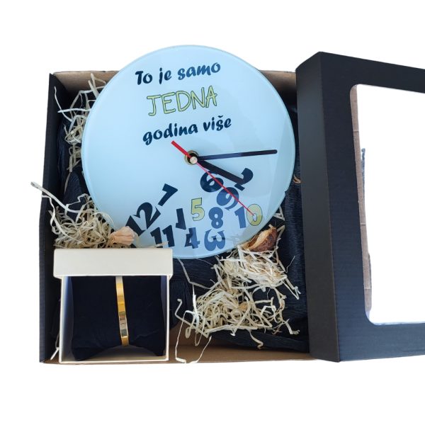 Poklon paket za ženski rođendan "Jedna godina više"